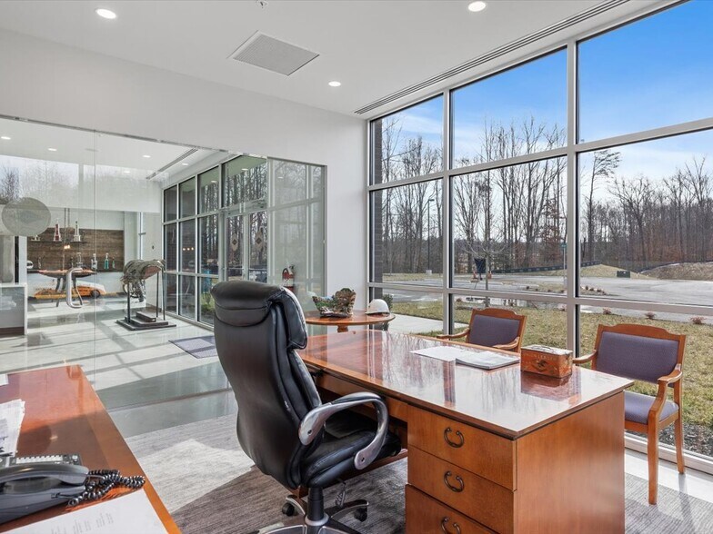 More Photos Of 6701 Dominion Garages Ave, Woodford Specialty For Sale