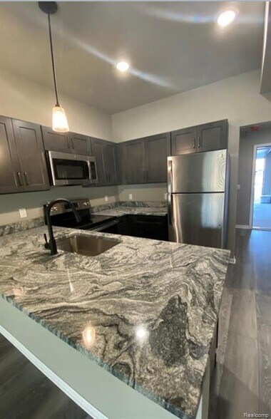 More Photos Of 1251 E Woodward Heights Blvd, Hazel Park Apartments For Sale