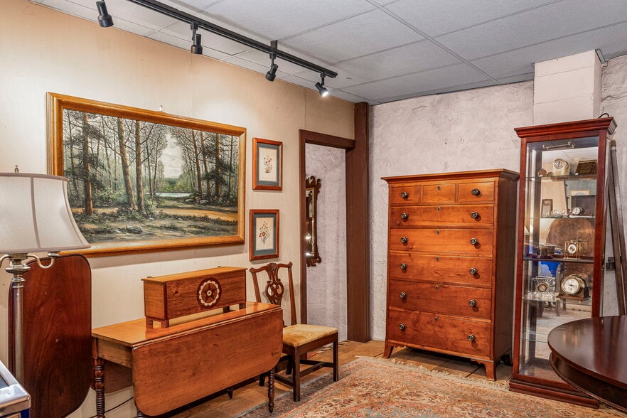 More Photos Of 1041 Reading Ave, Boyertown General Retail For Sale