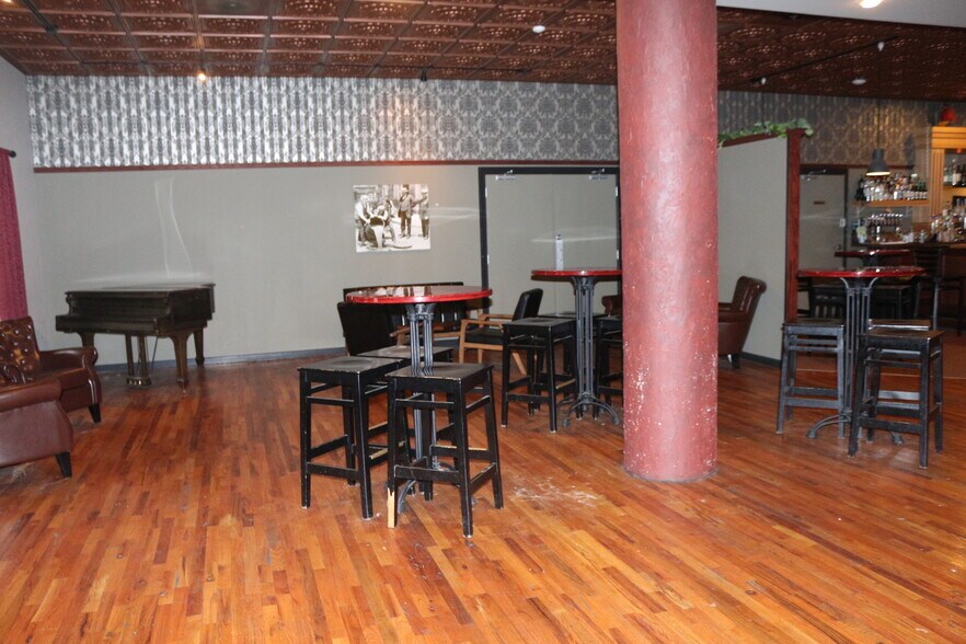 More Photos Of 427 E Monroe St, Springfield Office For Sale