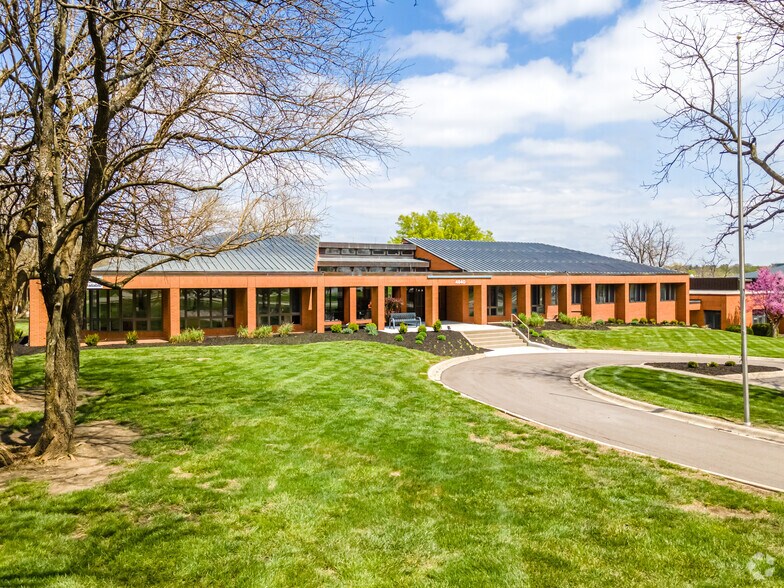 More Photos Of 4830-4840 Bob Billings Pky, Lawrence Office For Lease