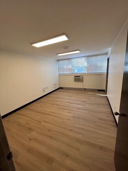 More Photos Of 357 E Center St, Manchester Office For Lease