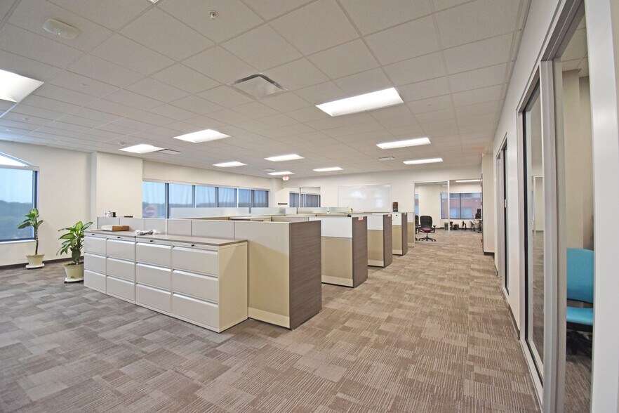 More Photos Of 1450 Beale St, Saint Charles Office For Lease
