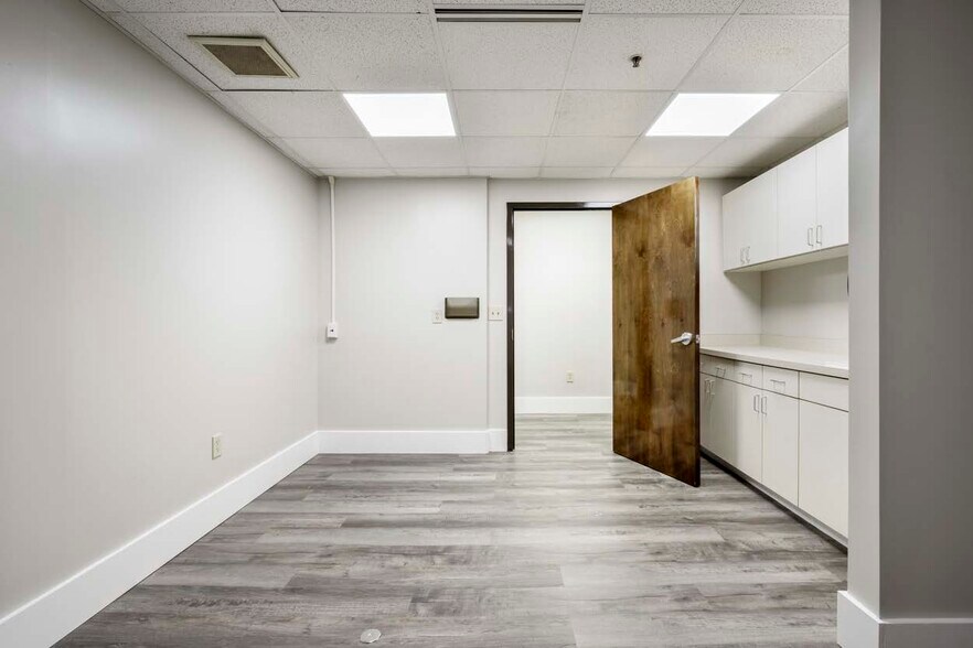 More Photos Of 115 Blarney Dr, Columbia Medical For Lease