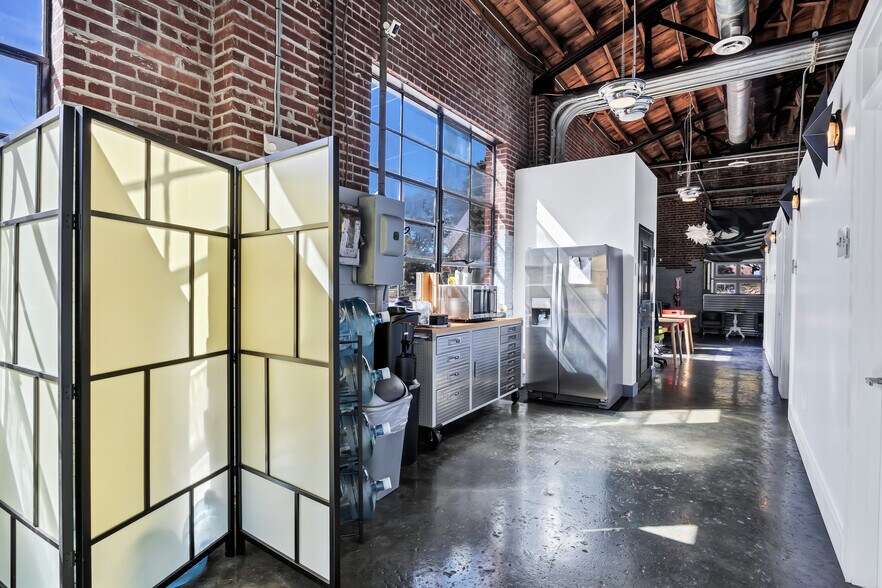 More Photos Of 12461 Veterans Memorial Hwy, Douglasville Loft Creative Space For Lease