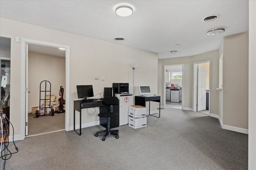 More Photos Of 2060 W Monroe St, Springfield Office For Sale