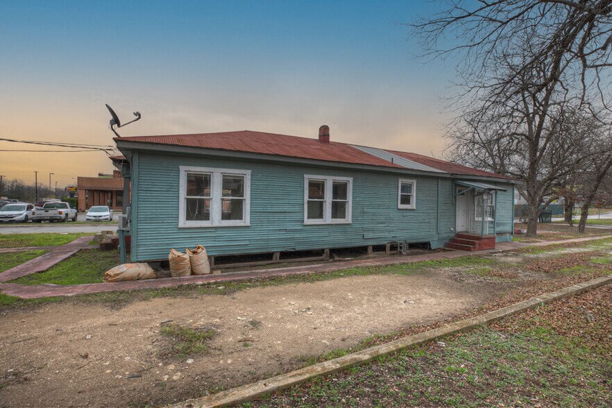 More Photos Of 650-664 S Seguin Ave, New Braunfels Land For Sale