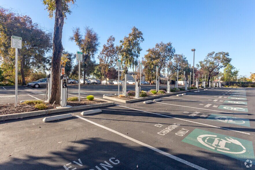 More Photos Of 195 S Milpitas Blvd, Milpitas Research And Development For Lease