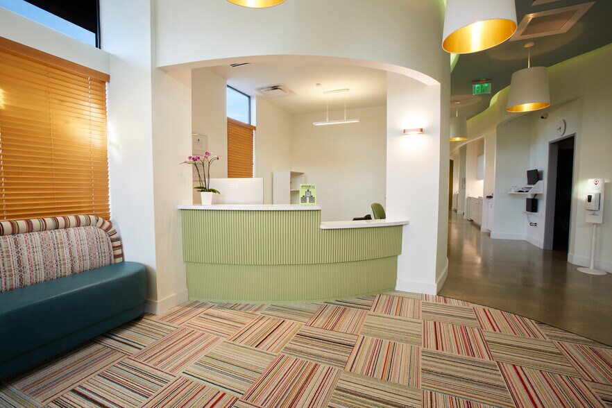 More Photos Of 21202 Market Rdg, San Antonio Unknown For Lease