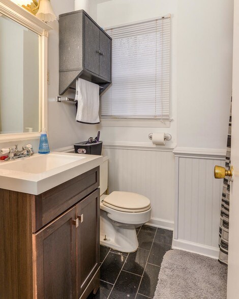 More Photos Of 145 Melrose Ave, Tryon Apartments For Sale