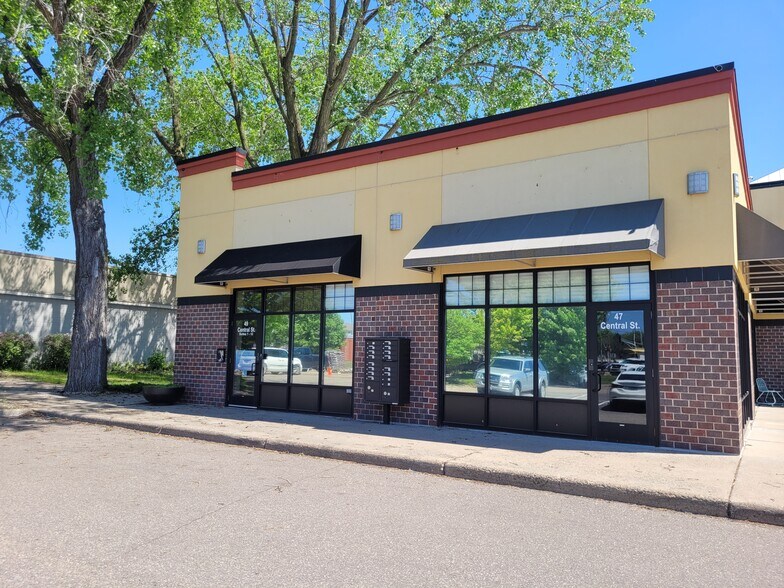 More Photos Of 35-49 Central St, Circle Pines General Retail For Lease