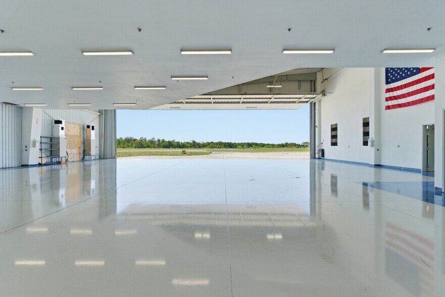 More Photos Of 8600 Airport Blvd, Leesburg Airplane Hangar For Sale