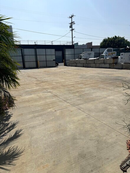More Photos Of 526 S Alameda St, Los Angeles Warehouse For Lease
