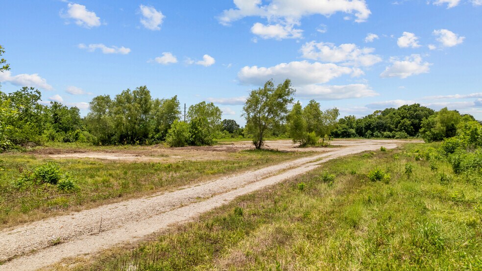 More Photos Of 1403 Algoa Friendswood Rd, Alvin Land For Sale