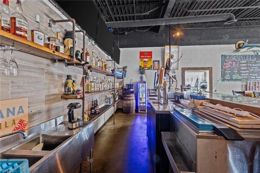 More Photos Of 130 Commerce St, Suffolk Restaurant For Sale