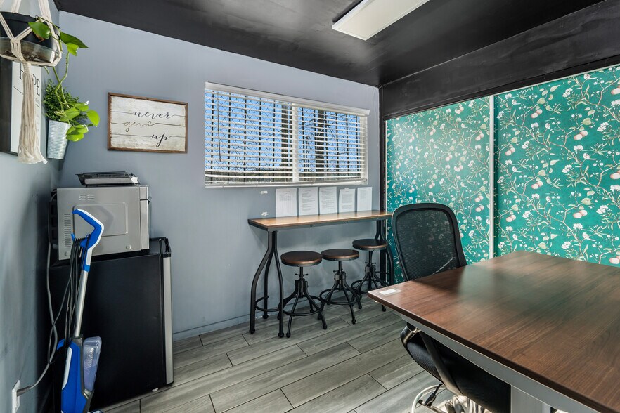 More Photos Of 3642 W 139th St, Hawthorne Movie Radio TVStudio For Lease