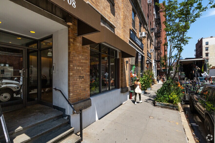 More Photos Of 710 Greenwich St, New York Apartments For Sale