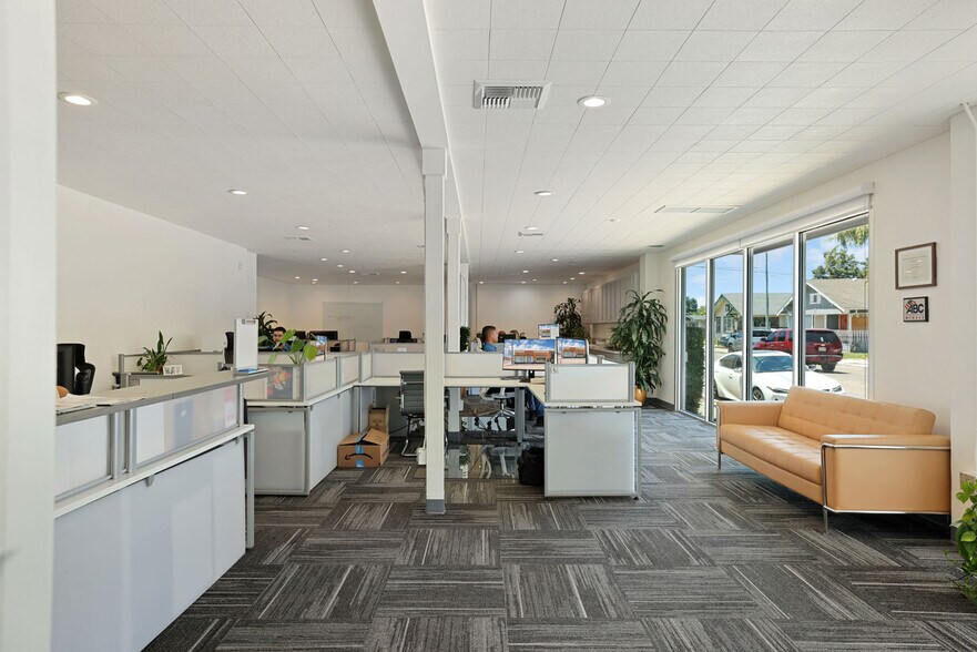More Photos Of 702-714 W Fremont St, Stockton Light Distribution For Lease