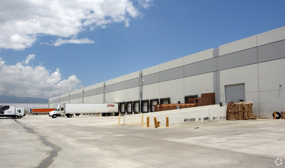 More Photos Of 2090 S Etiwanda Ave, Ontario Warehouse For Lease