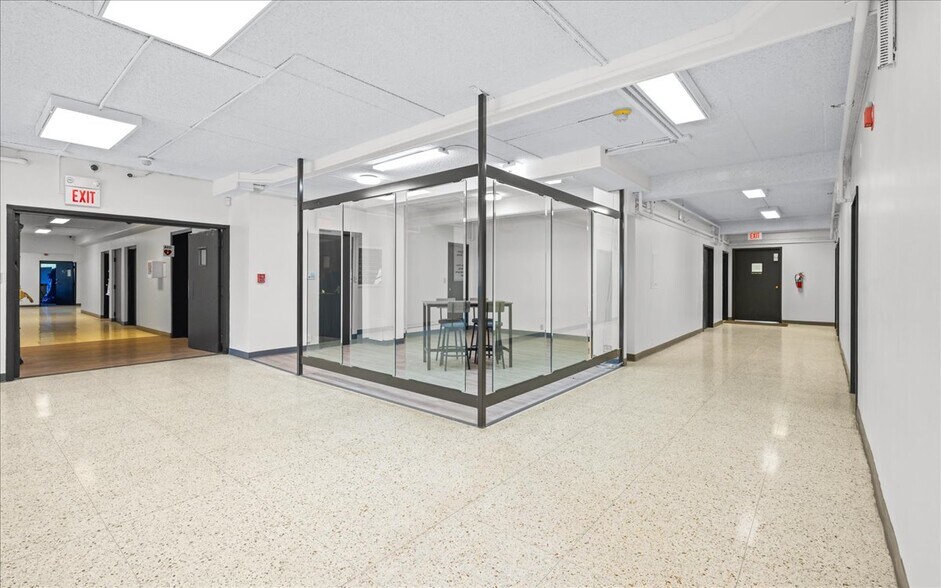 More Photos Of 2406 Fowler Ave, Omaha Office For Sale