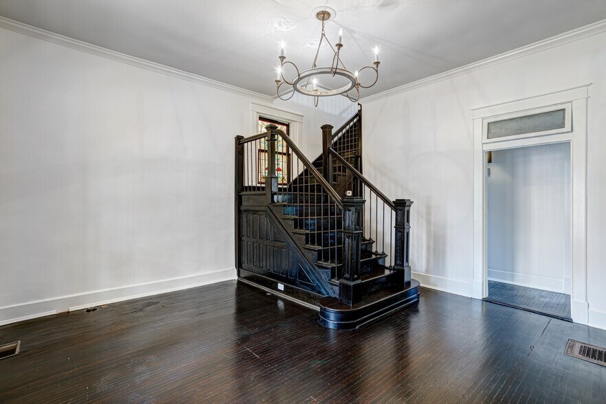More Photos Of 1610 16th Ave S, Nashville Office For Sale