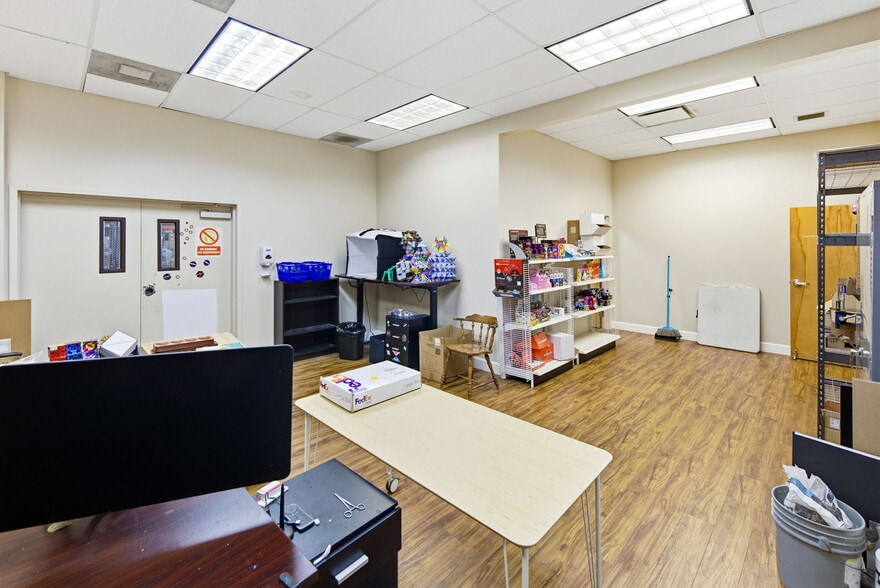 More Photos Of 74 SW 12th Ave, Dania Warehouse For Lease