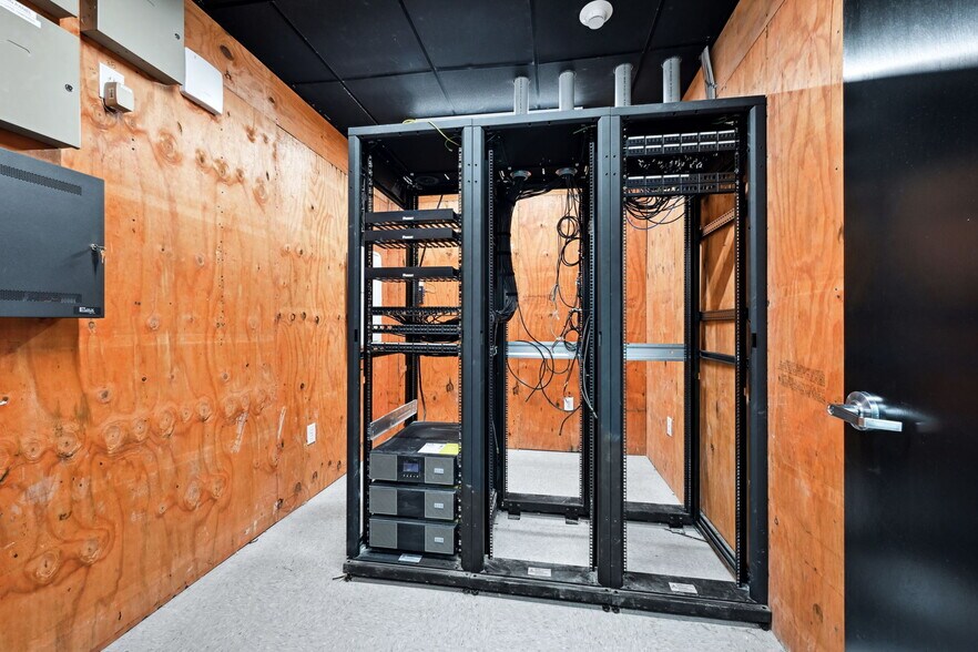 More Photos Of 315 N Highway 190, Covington Restaurant For Sale