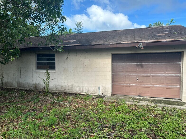 More Photos Of 408 75th St NW, Bradenton Medical For Sale