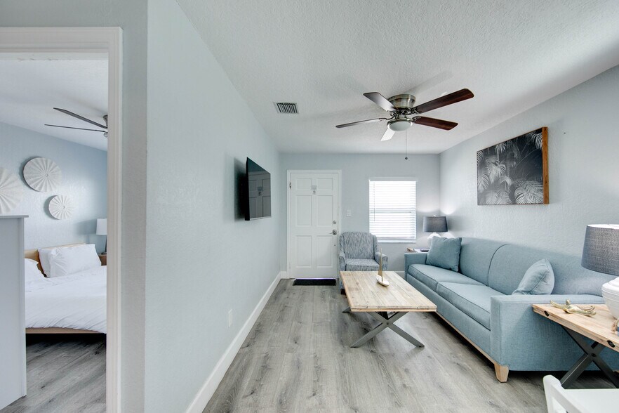 More Photos Of 12321 Gulf Blvd, Treasure Island Hospitality For Sale