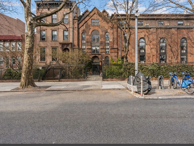 Primary Photo Of 450 Clinton St, Brooklyn Apartments For Sale