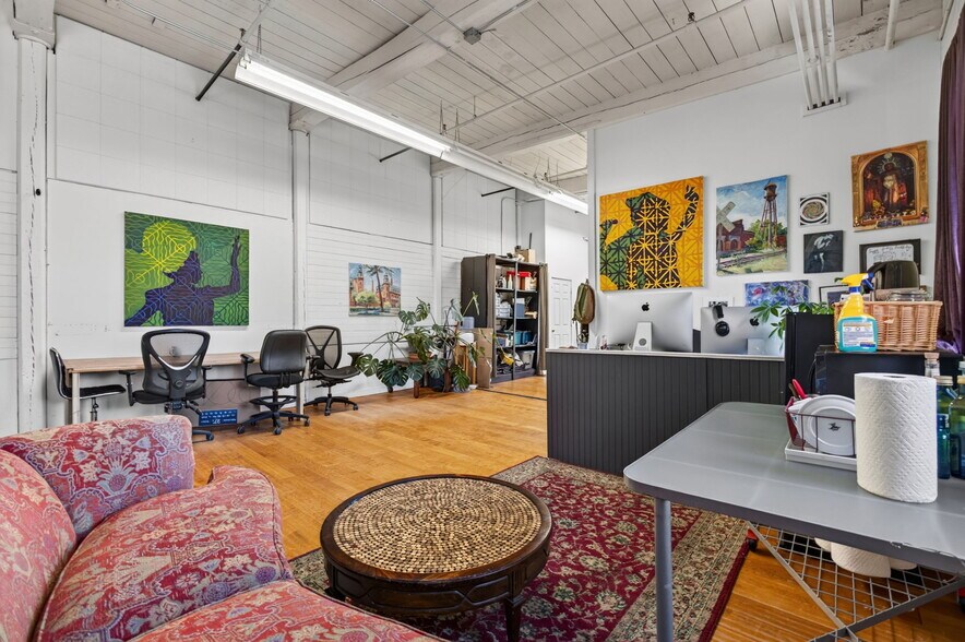 More Photos Of 420 Park St, Housatonic Flex For Sale