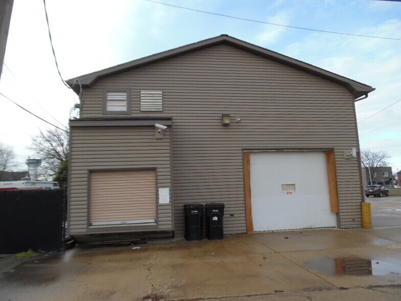 More Photos Of 1122-1128 Eureka Rd, Wyandotte Storefront Retail Office For Sale