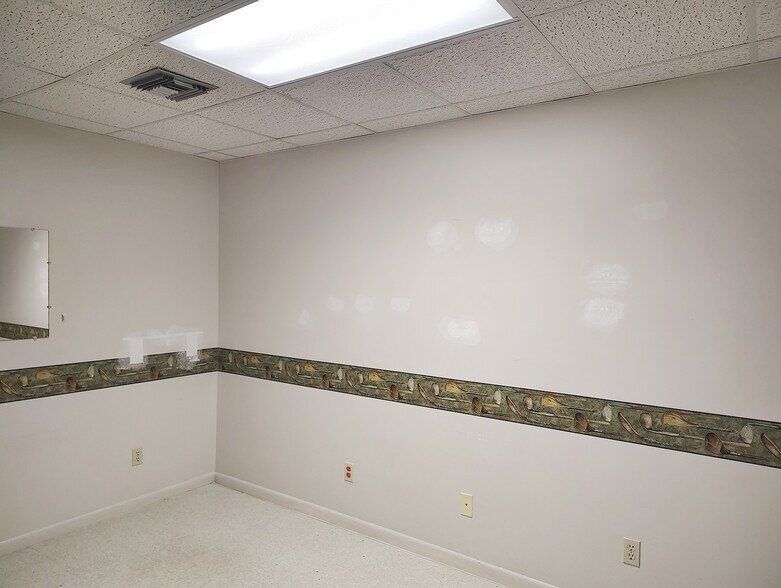 More Photos Of 1801 SE Hillmoor Dr, Port Saint Lucie Medical For Lease