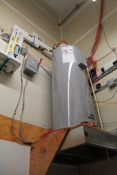 More Photos Of 908 NW 6th St, Tulia Freestanding For Sale