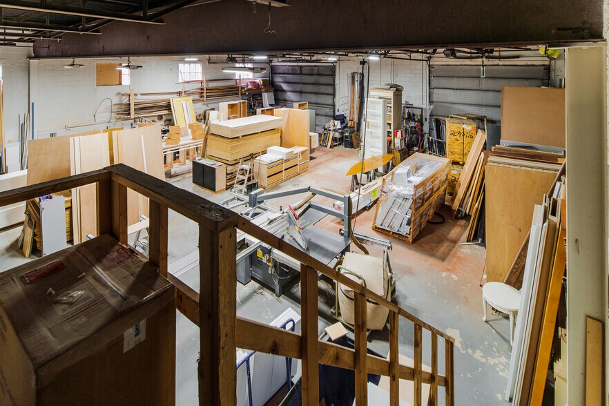 More Photos Of 1819 Gilford Ave, New Hyde Park Warehouse For Sale