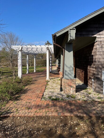 More Photos Of 773 Montauk Hwy, Water Mill General Retail For Lease