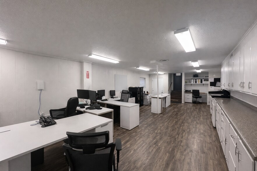 More Photos Of 432 N Royal St, Jackson Warehouse For Lease
