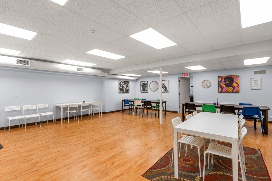 More Photos Of 1652 Grand Ave, Saint Paul Storefront Retail Office For Lease