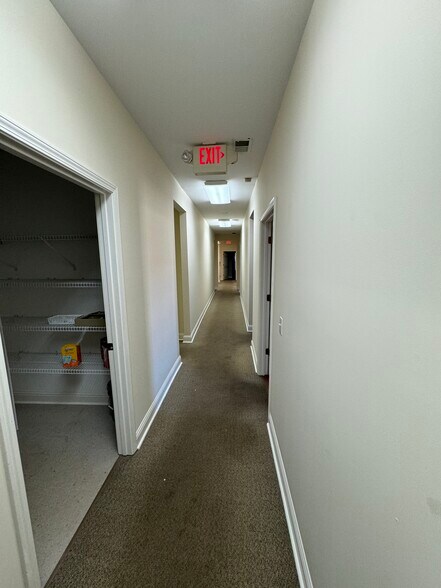 More Photos Of 1000 Loudermilk Dr, Marietta Unknown For Lease