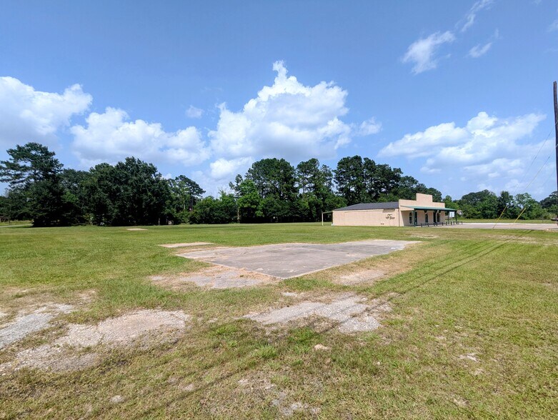 More Photos Of 5733 Highway 69 S, Kountze Freestanding For Sale
