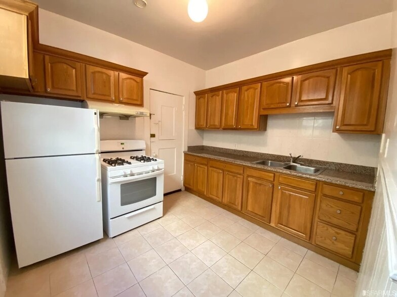 More Photos Of 1650 Clay St, San Francisco Apartments For Sale