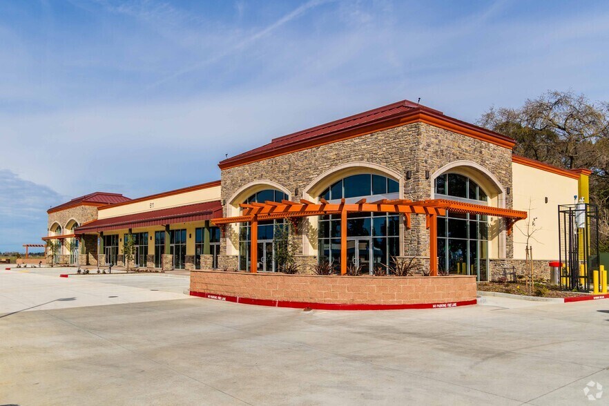 Primary Photo Of 6144 Leisure Town Rd, Vacaville Storefront For Lease