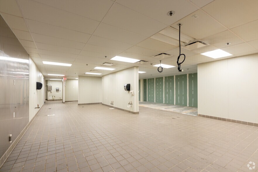 More Photos Of 4700 N Hanley Rd, Berkeley Office For Lease