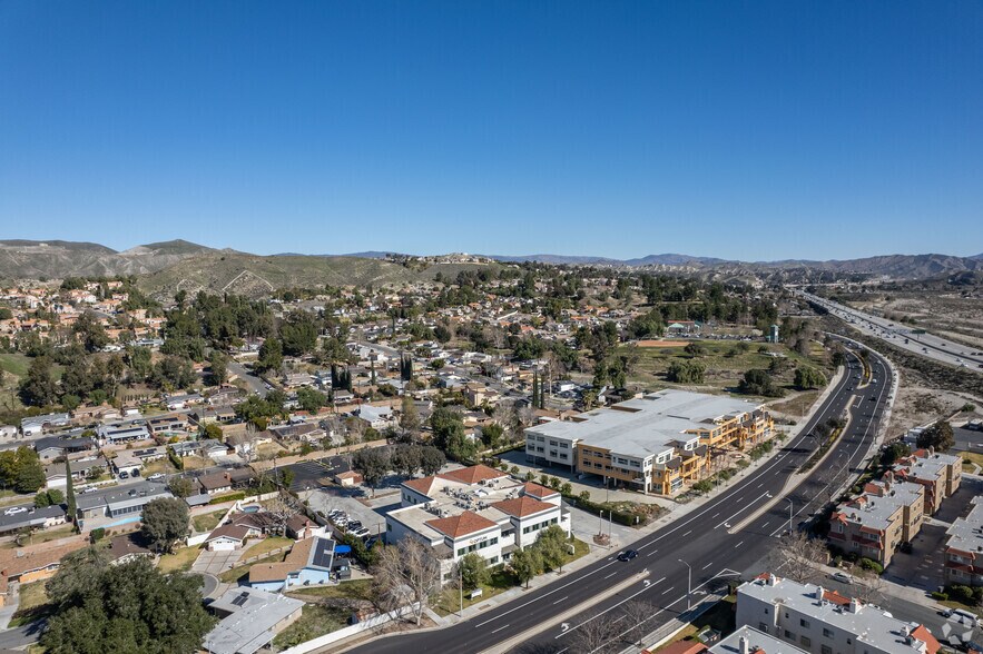 More Photos Of 17909 Soledad Canyon Rd, Santa Clarita Medical For Lease