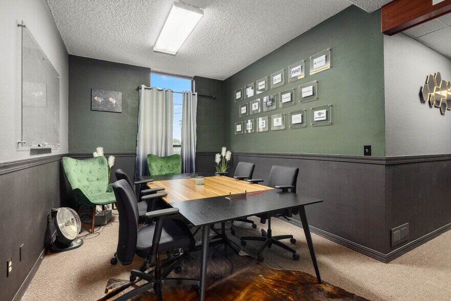 More Photos Of 17 2nd St E, Kalispell Storefront Retail Office For Sale