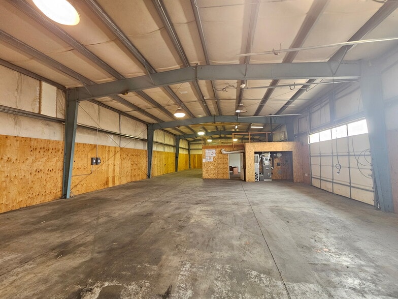 More Photos Of 2939 SW High Desert Dr, Prineville Warehouse For Lease