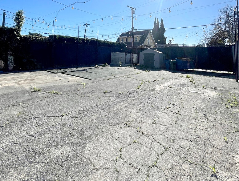 More Photos Of 1028 E Compton Blvd, Compton Storefront For Sale