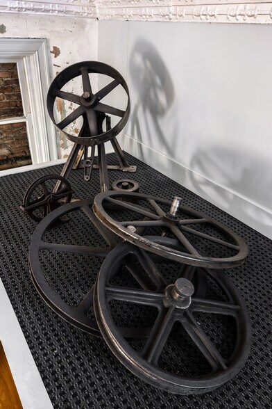 More Photos Of 632 Russell St, Covington Research And Development For Sale