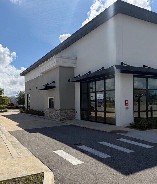 More Photos Of 1465 SW 4th St, Cape Coral Convenience Store For Lease