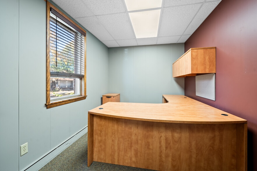 More Photos Of 828 Cherry St, Green Bay Office Residential For Sale